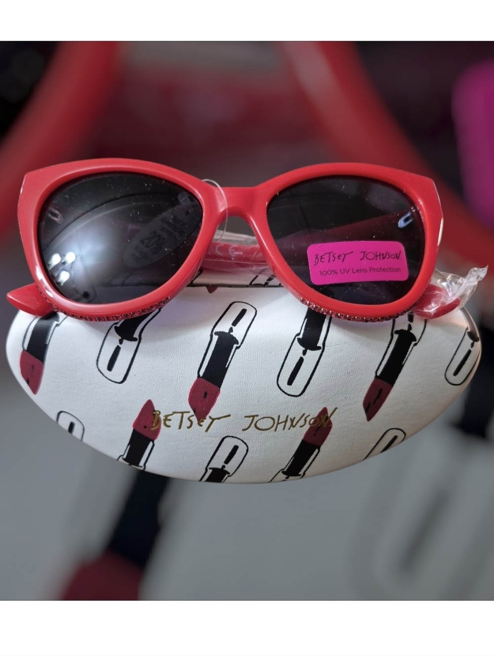 Betsey Johnson Fashionista Cat-Eye Sunglasses In Red With Betsey Case - Picture 3 of 3